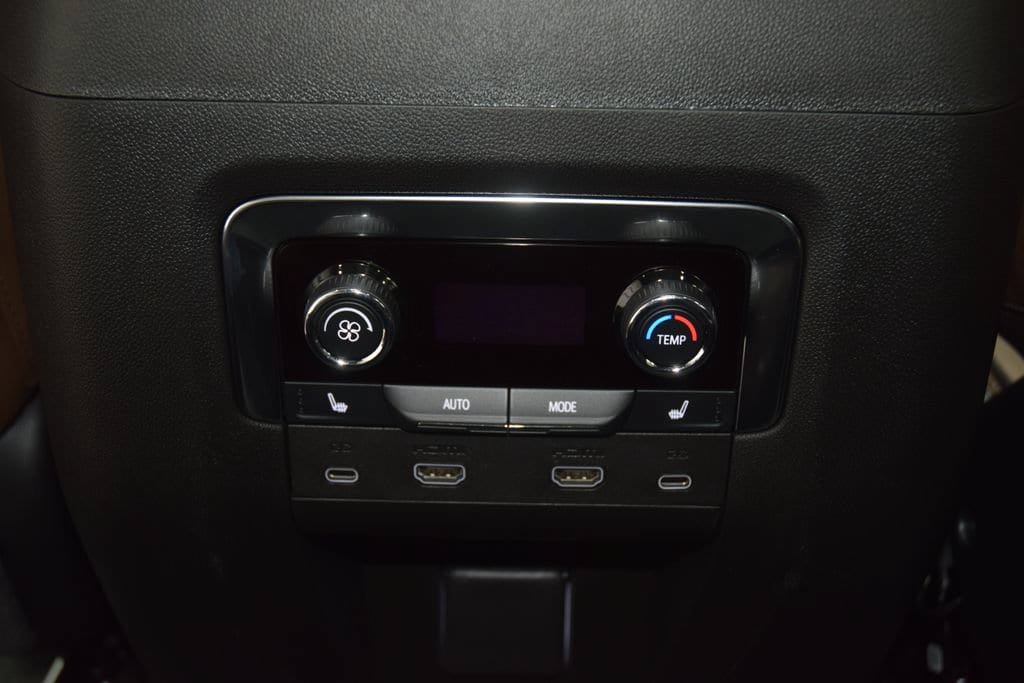New 2026 Chevrolet Suburban High Country AWD/4WD image 45