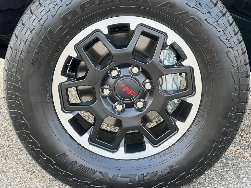 Used 2025 Toyota Tacoma TRD Off-Road w/ TRD Off Road Premium Package AWD/4WD image 8