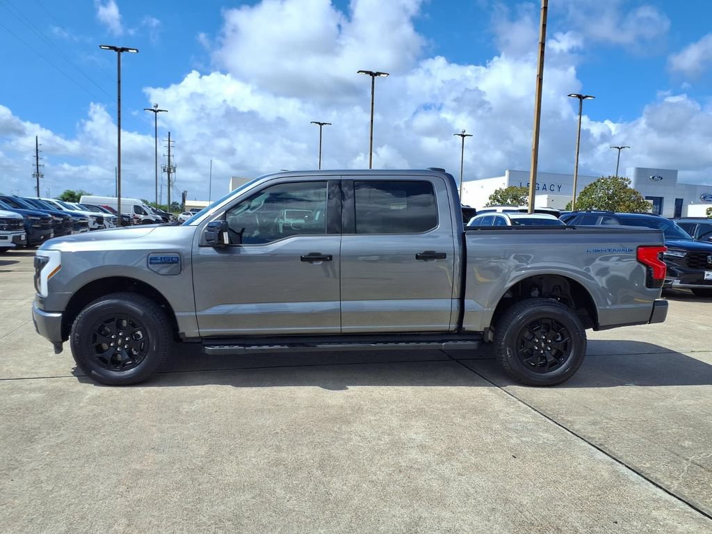 Used 2025 Ford F150 Lightning XLT AWD/4WD image 3