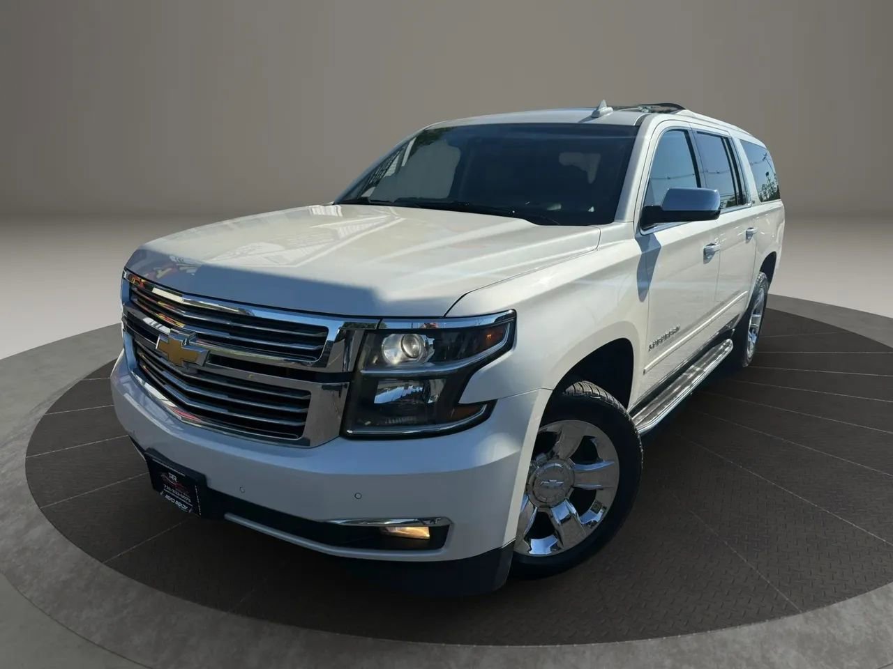 Used 2015 Chevrolet Suburban LTZ AWD/4WD image 2