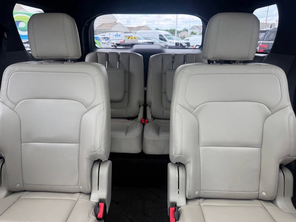 Used 2018 Ford Explorer Limited w/ Ford Safe & Smart Package AWD/4WD image 37