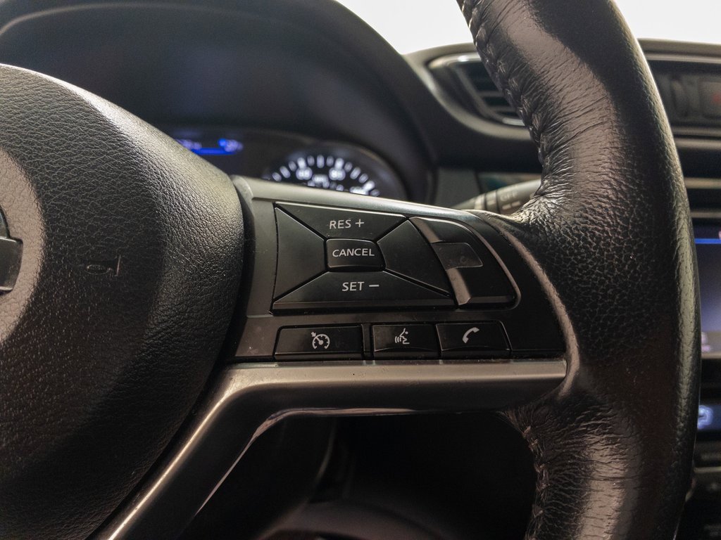 Used 2019 Nissan Rogue SV image 25