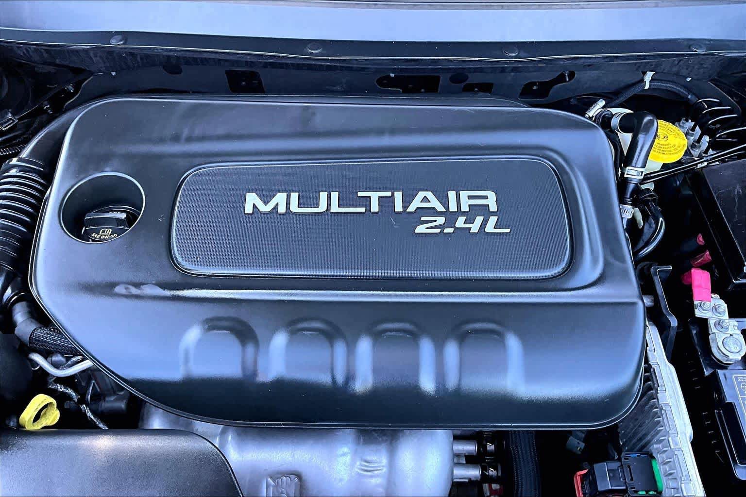 Used 2016 Jeep Cherokee Latitude FWD image 32