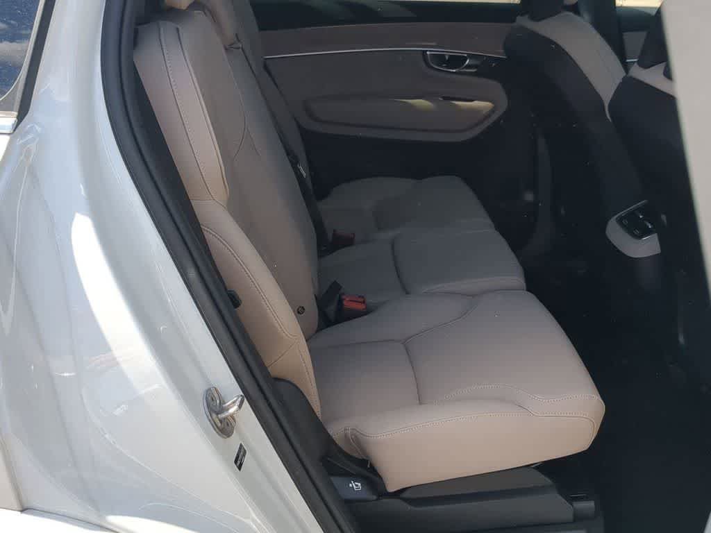 New 2026 Volvo XC90 B6 Plus w/ Protection Package Premier AWD/4WD image 19