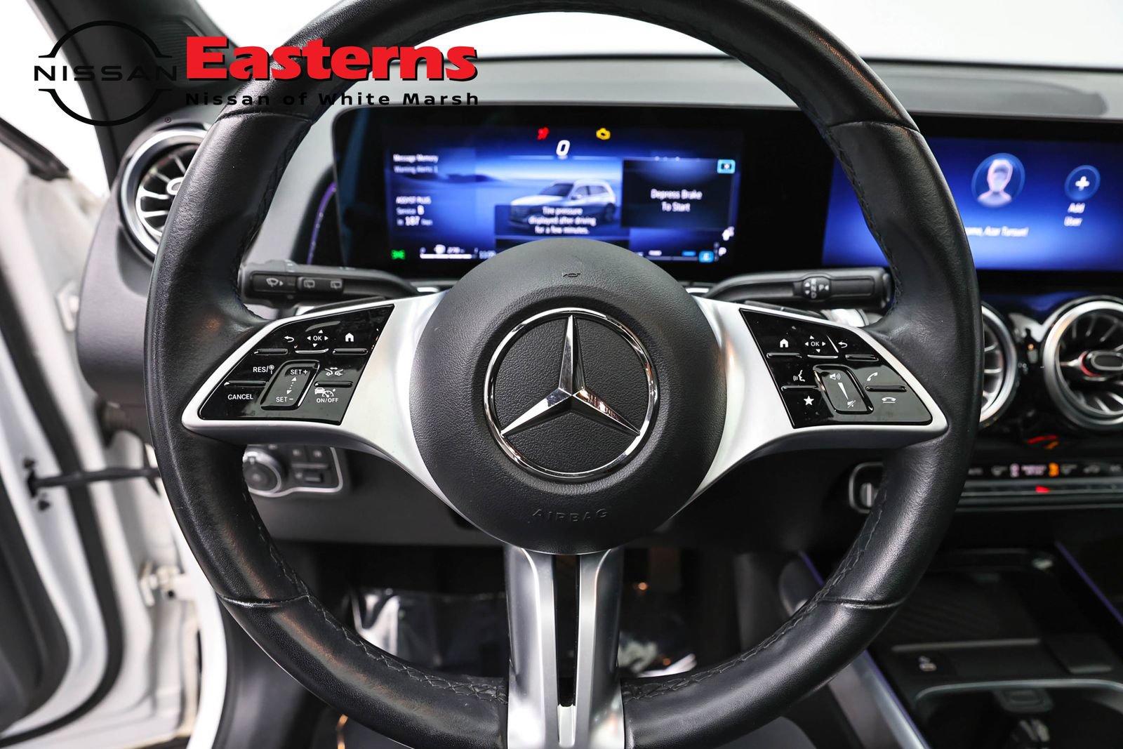 Used 2025 Mercedes-Benz GLB 250 w/ Exclusive Package image 10