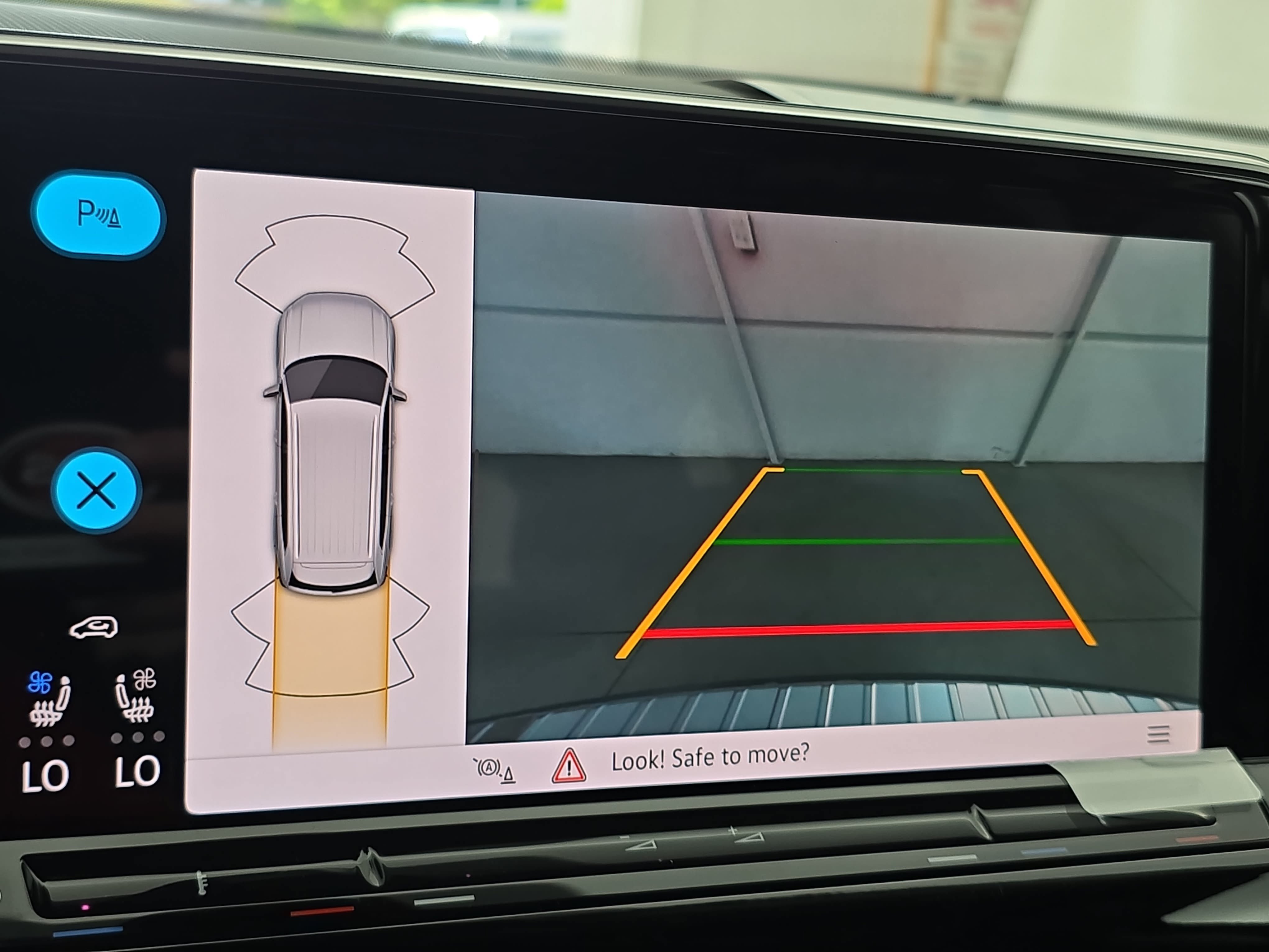 New 2026 Volkswagen Atlas SE FWD image 24