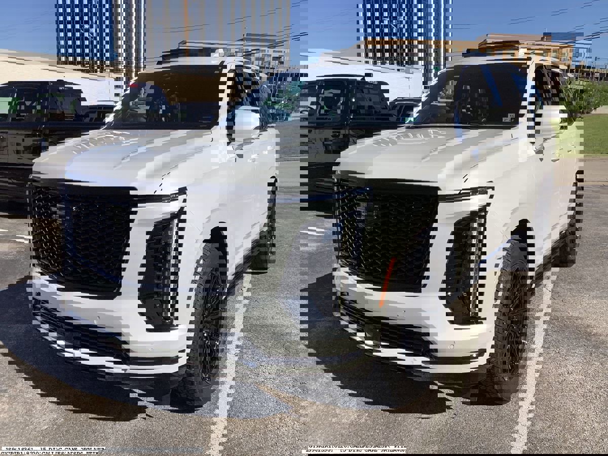 Used 2025 Cadillac Escalade Sport Platinum image 4