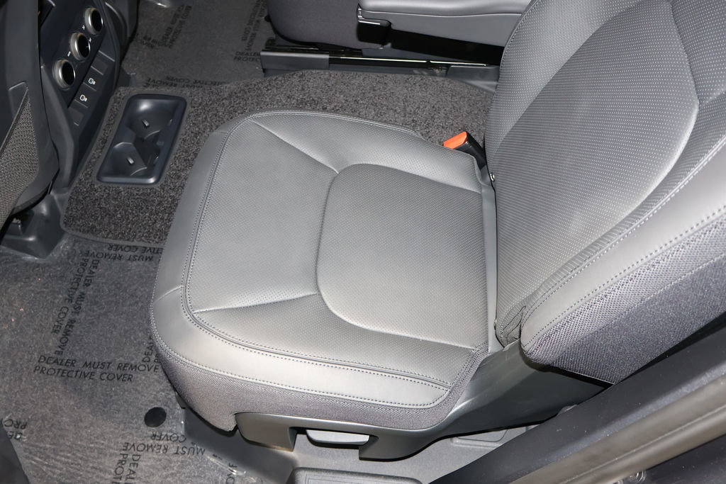 Used 2025 Land Rover Defender 130 V8 image 46