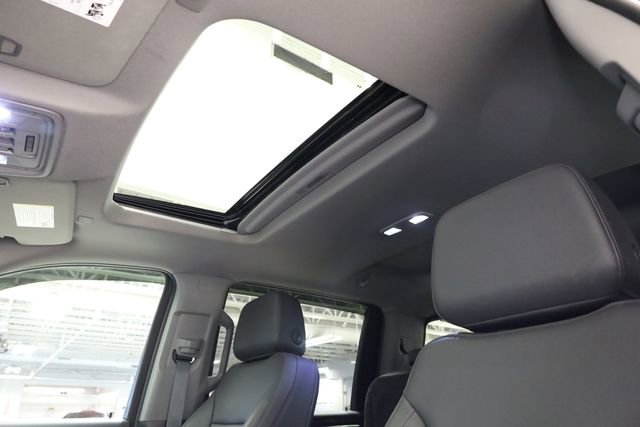 Used 2025 Chevrolet Silverado 3500 LTZ w/ LTZ Convenience Package image 27