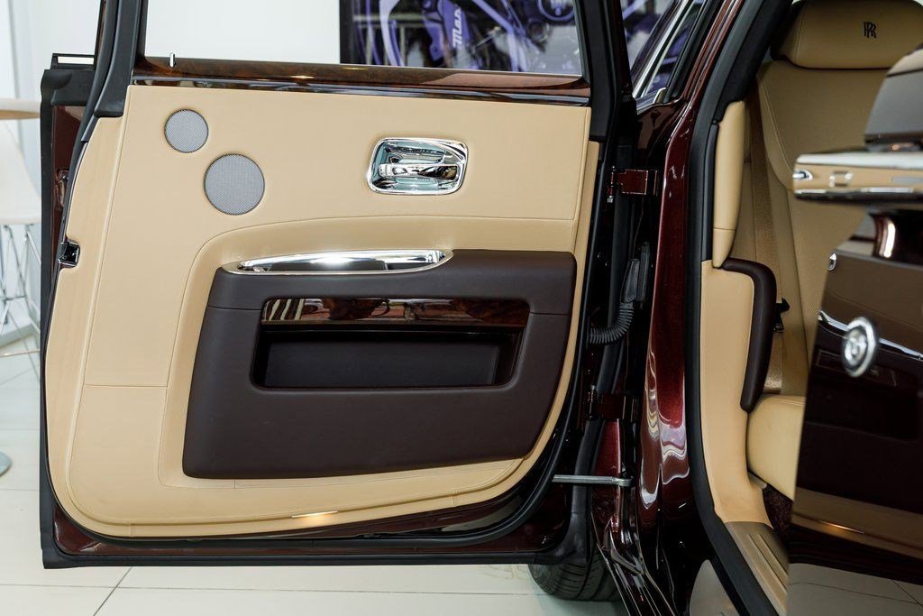 Used 2016 Rolls-Royce Ghost image 37