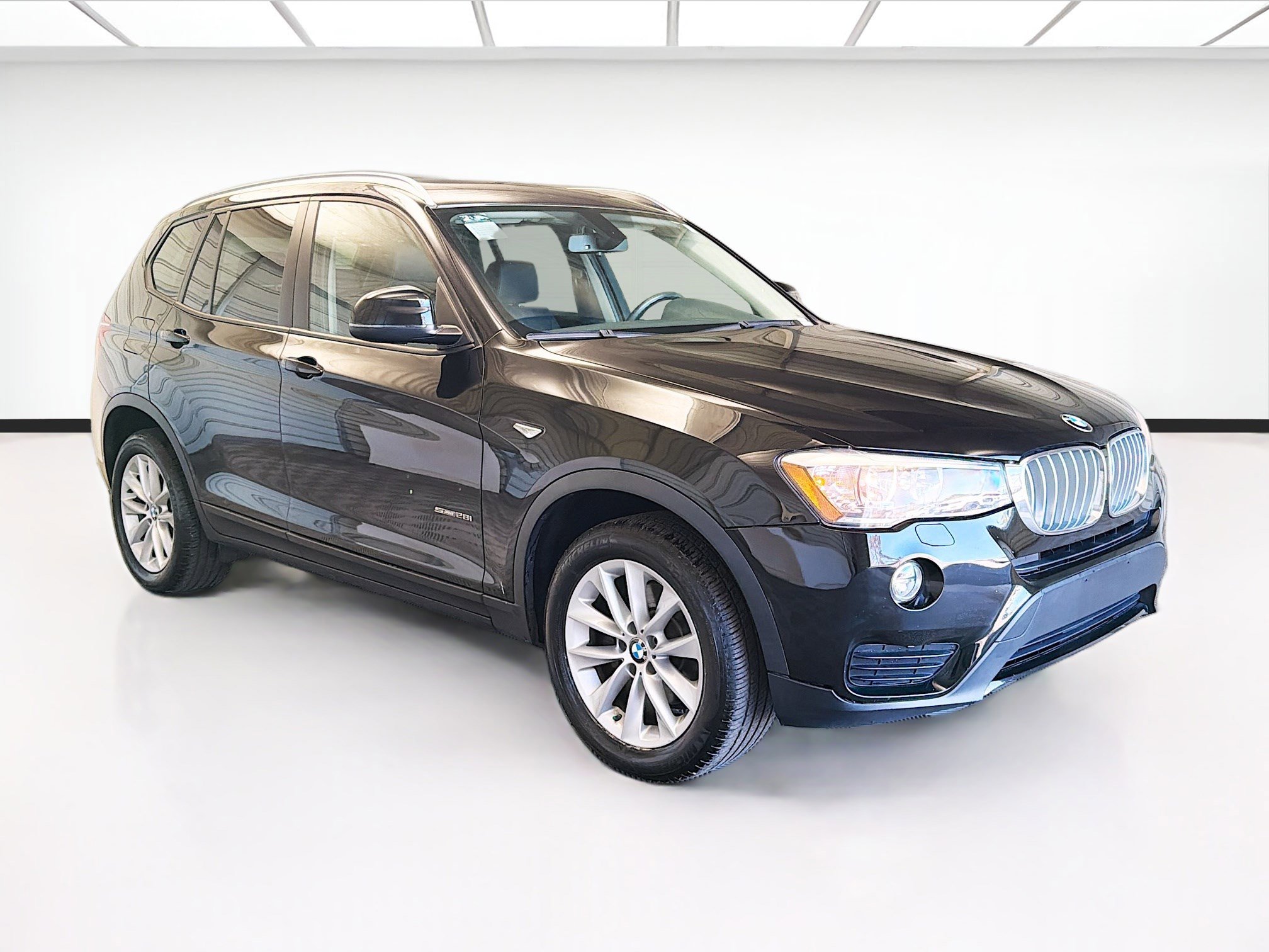 Used 2017 BMW X3 sDrive28i image 3