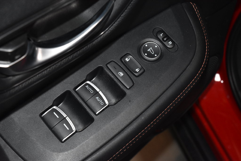 Used 2025 Honda HR-V Sport image 5