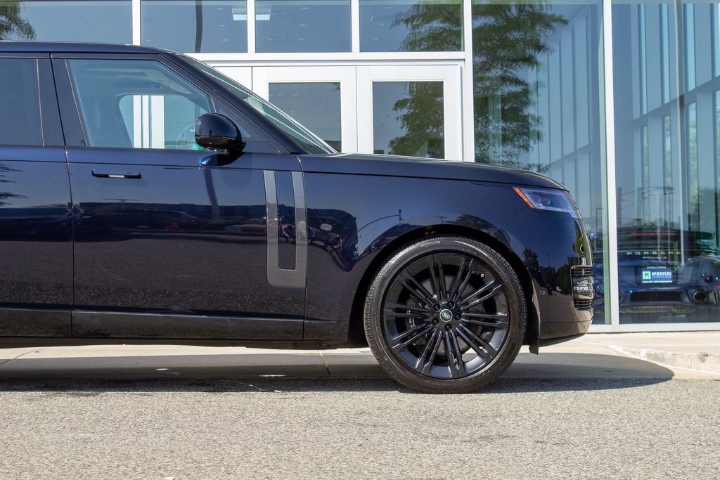 Used 2025 Land Rover Range Rover Long Wheelbase SE AWD/4WD image 5