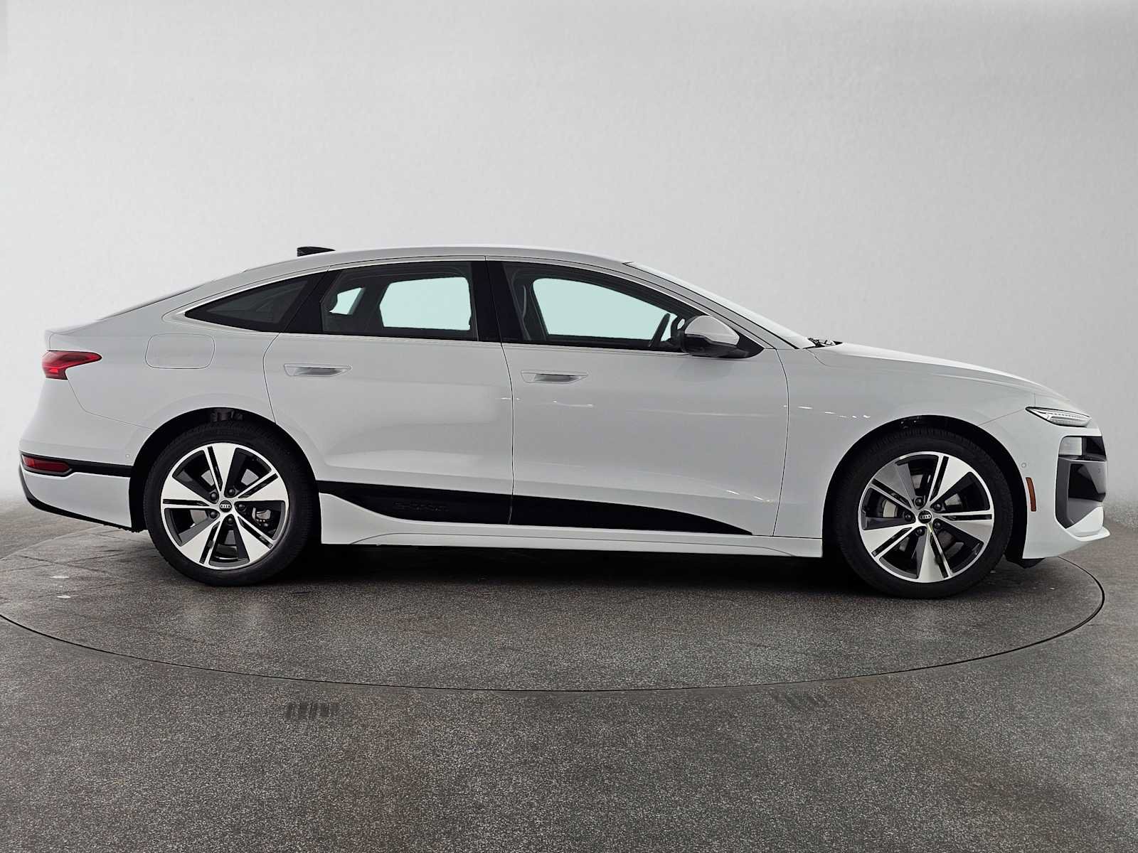 Used 2025 Audi A6 e-tron Premium Plus w/ Premium Plus RWD image 2
