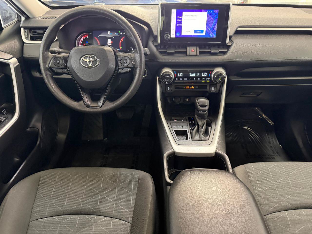 Used 2023 Toyota RAV4 XLE AWD/4WD image 28
