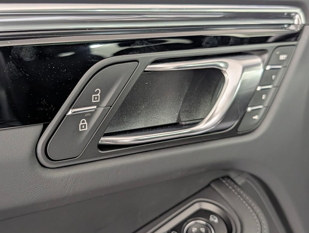 New 2026 Porsche Macan S image 26