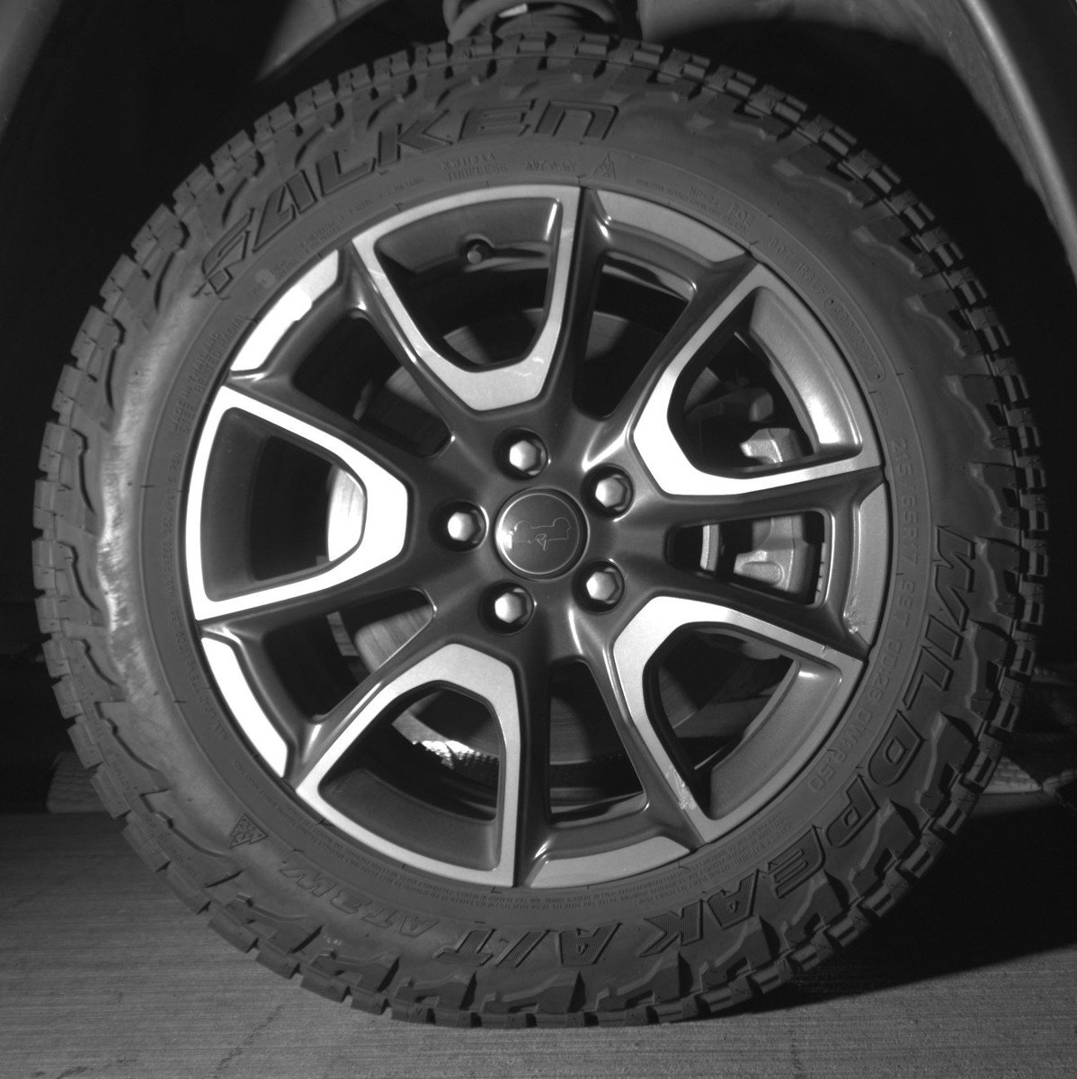 Used 2025 Jeep Compass Trailhawk image 13