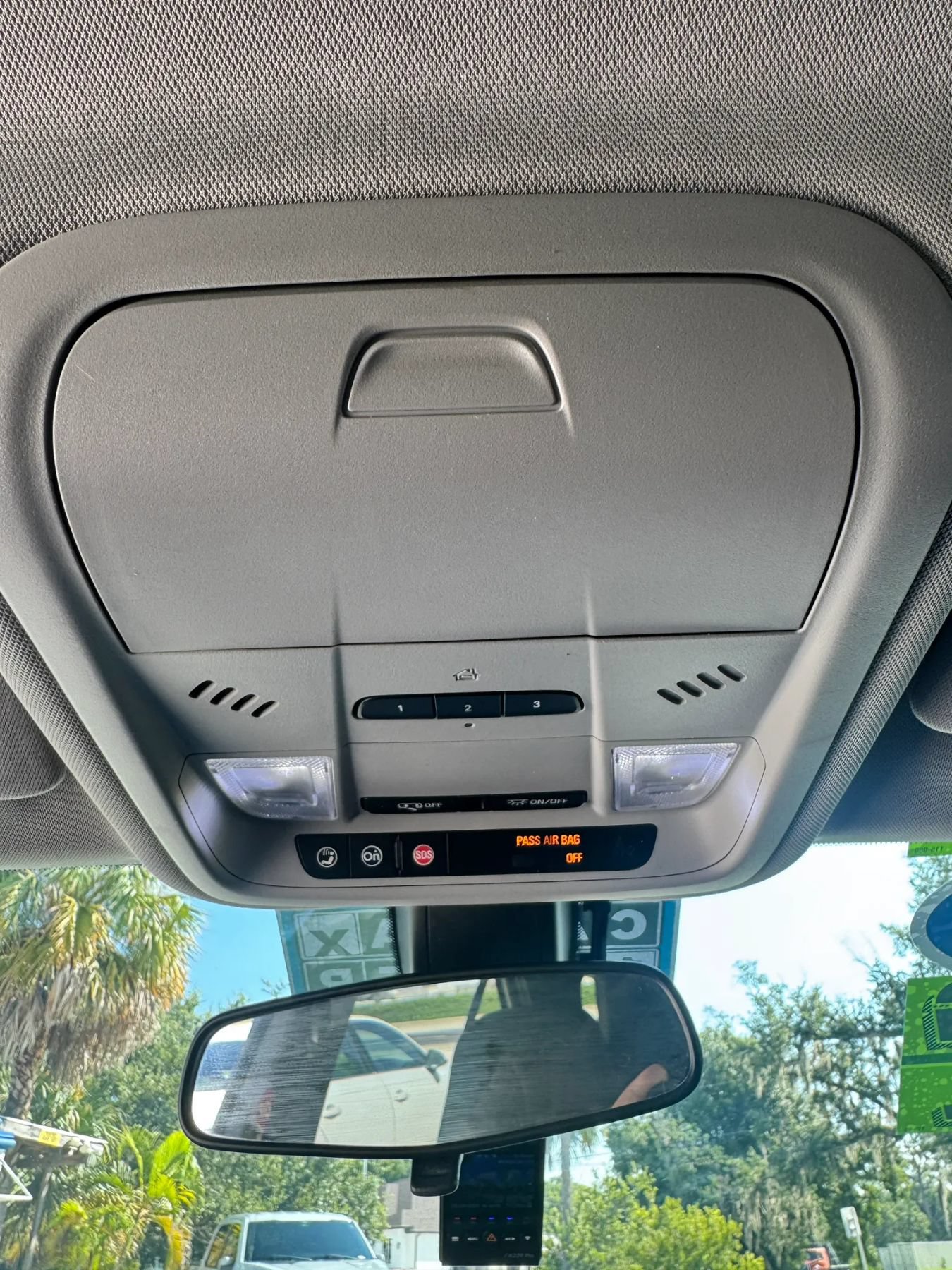 Used 2019 Chevrolet Equinox LT FWD image 9