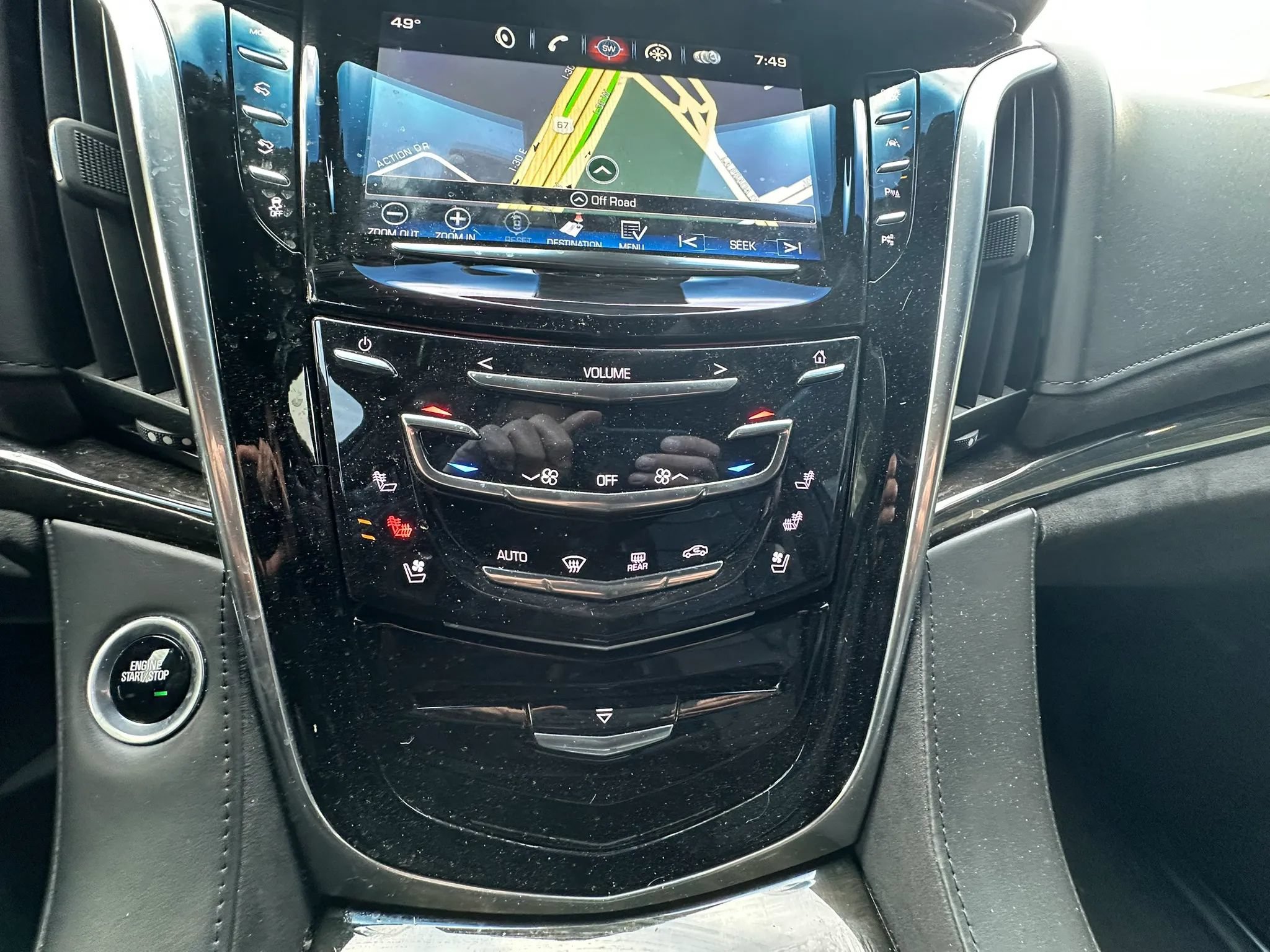 Used 2019 Cadillac Escalade ESV Platinum AWD/4WD image 32