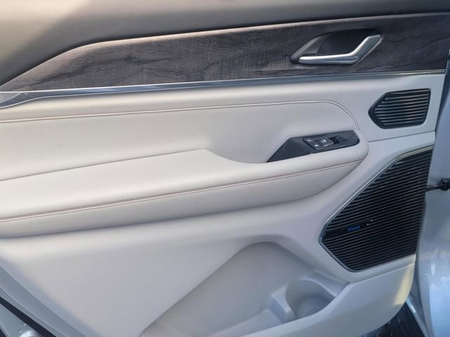 Used 2021 Jeep Grand Cherokee L Overland w/ Luxury Tech Group IV image 12