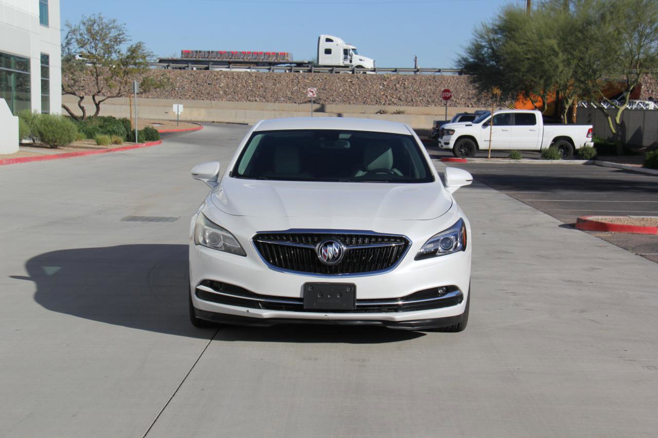 Used 2018 Buick LaCrosse Premium image 2