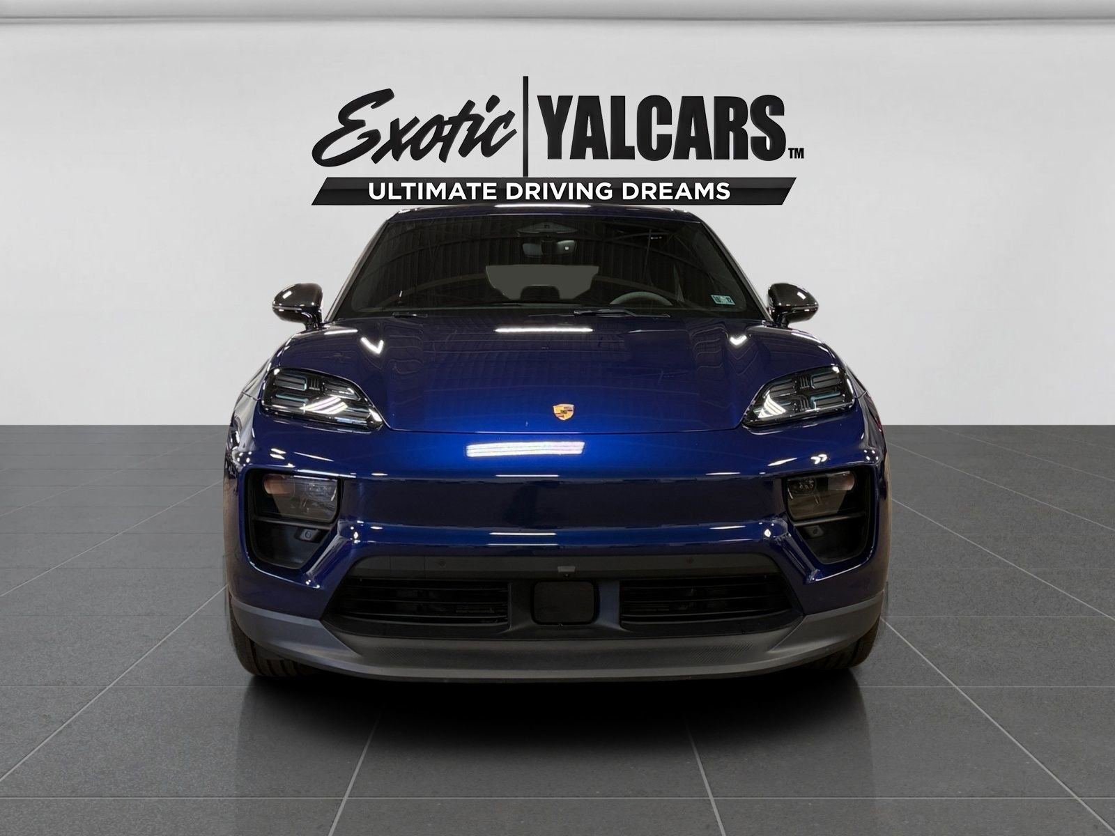 Used 2024 Porsche Macan 4 Electric image 8