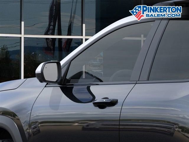 New 2025 Chevrolet Equinox ACTIV w/ Safety and Technology Package image 12