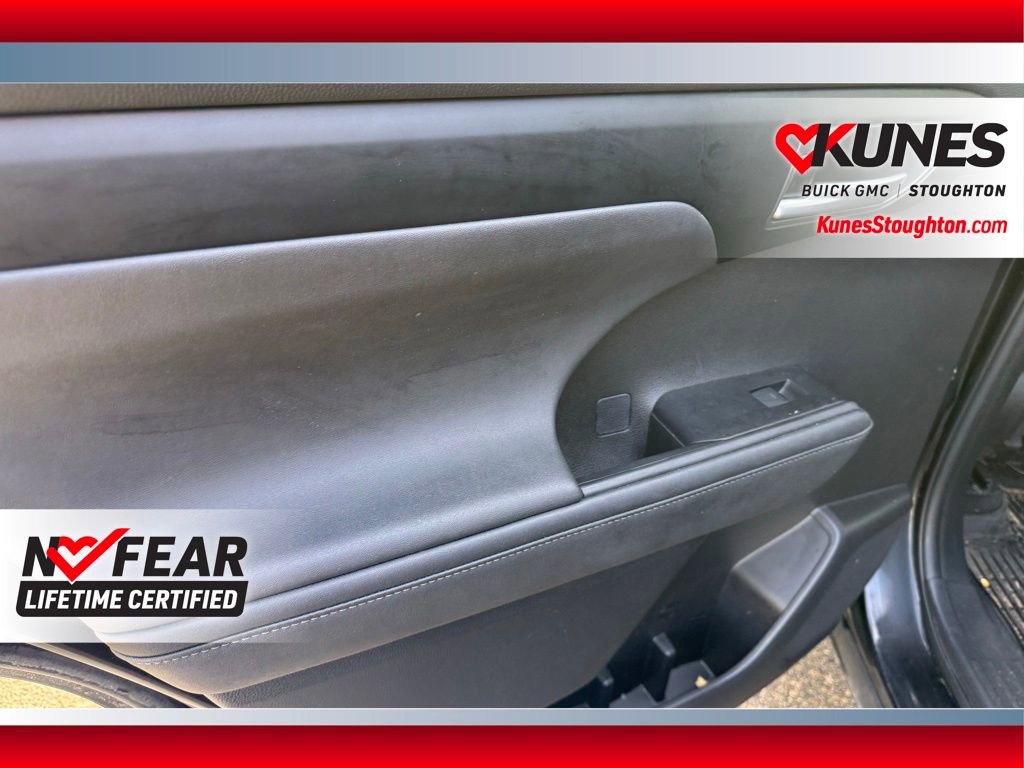 Used 2023 Toyota Highlander XLE image 27