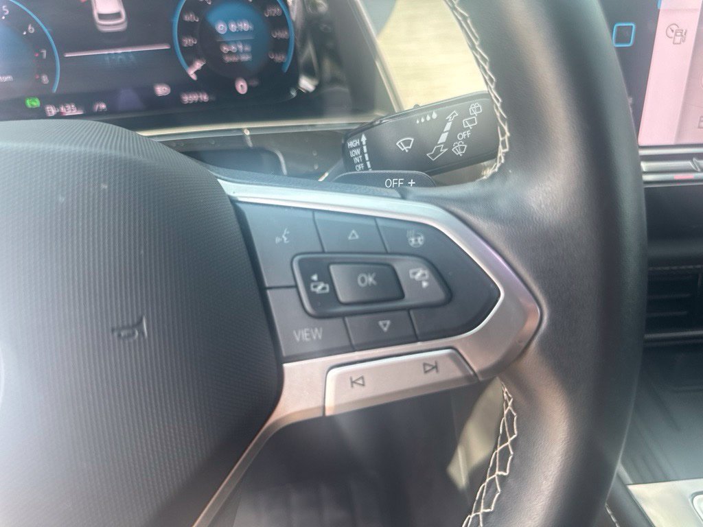 Used 2025 Volkswagen Atlas Cross Sport SE FWD image 15