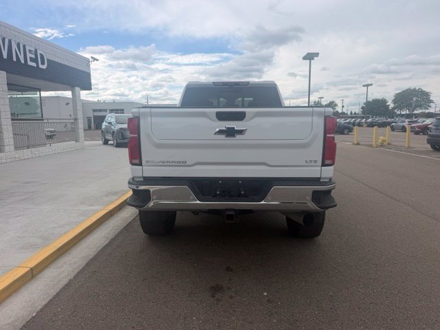 Used 2024 Chevrolet Silverado 2500 LTZ w/ LTZ Convenience Package AWD/4WD image 9