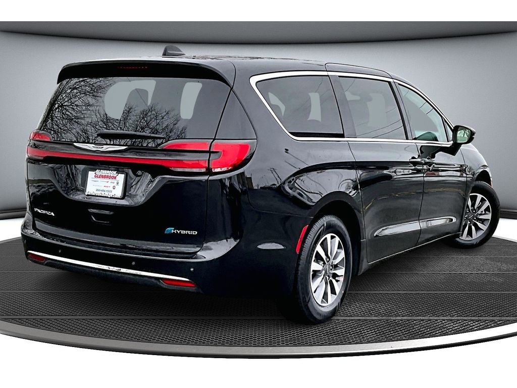 Certified 2024 Chrysler Pacifica Select image 14
