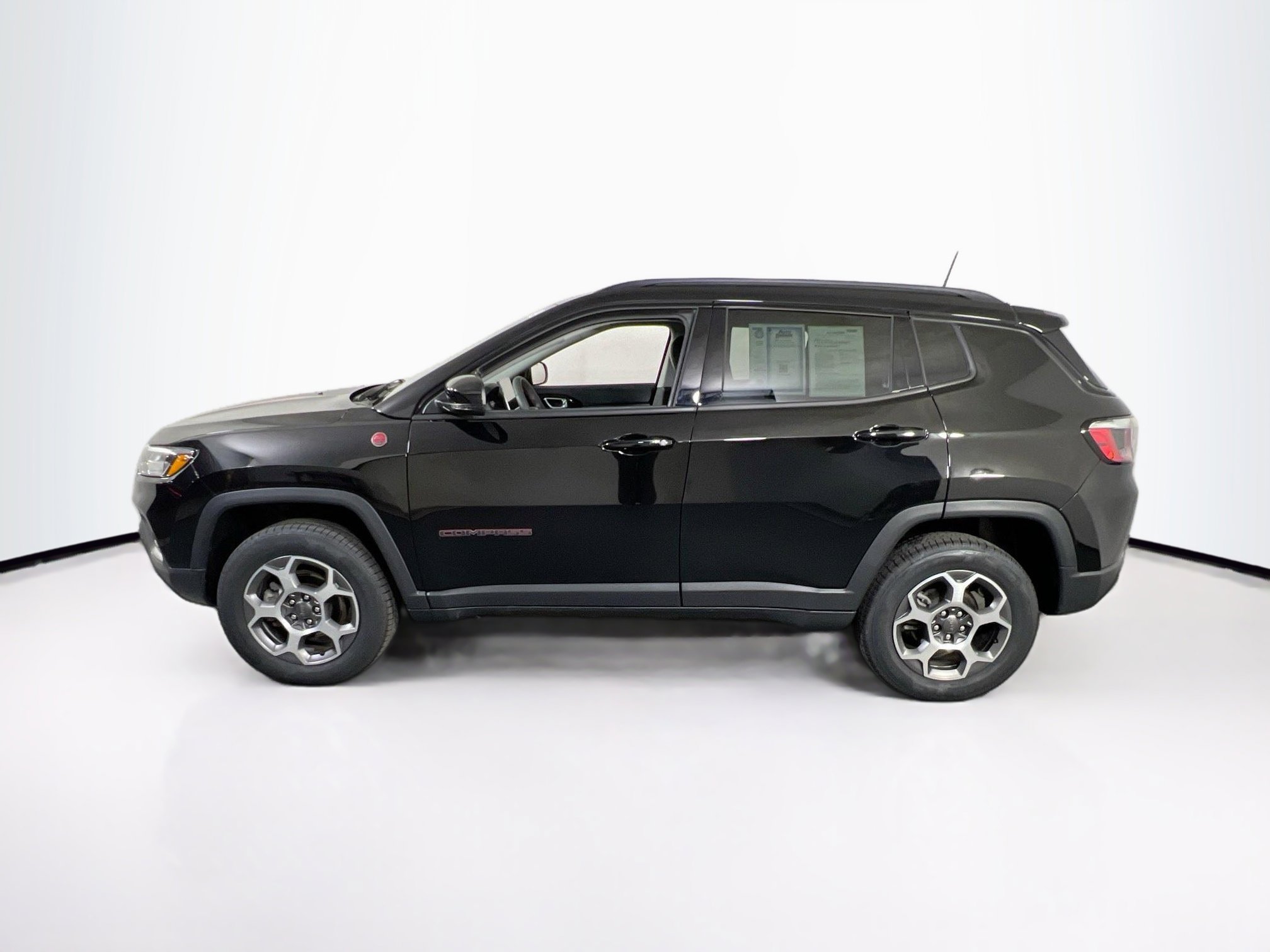 Used 2022 Jeep Compass Trailhawk image 8