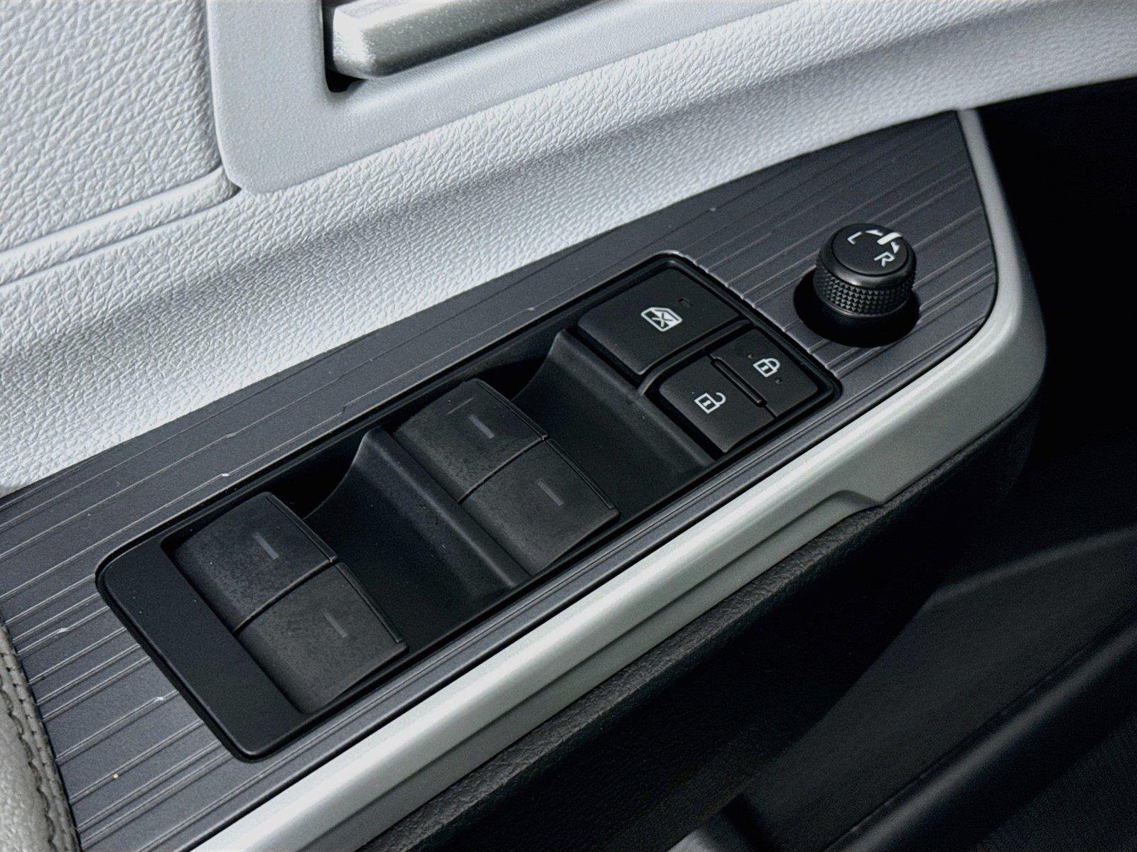 New 2026 Toyota Sienna XLE FWD image 29