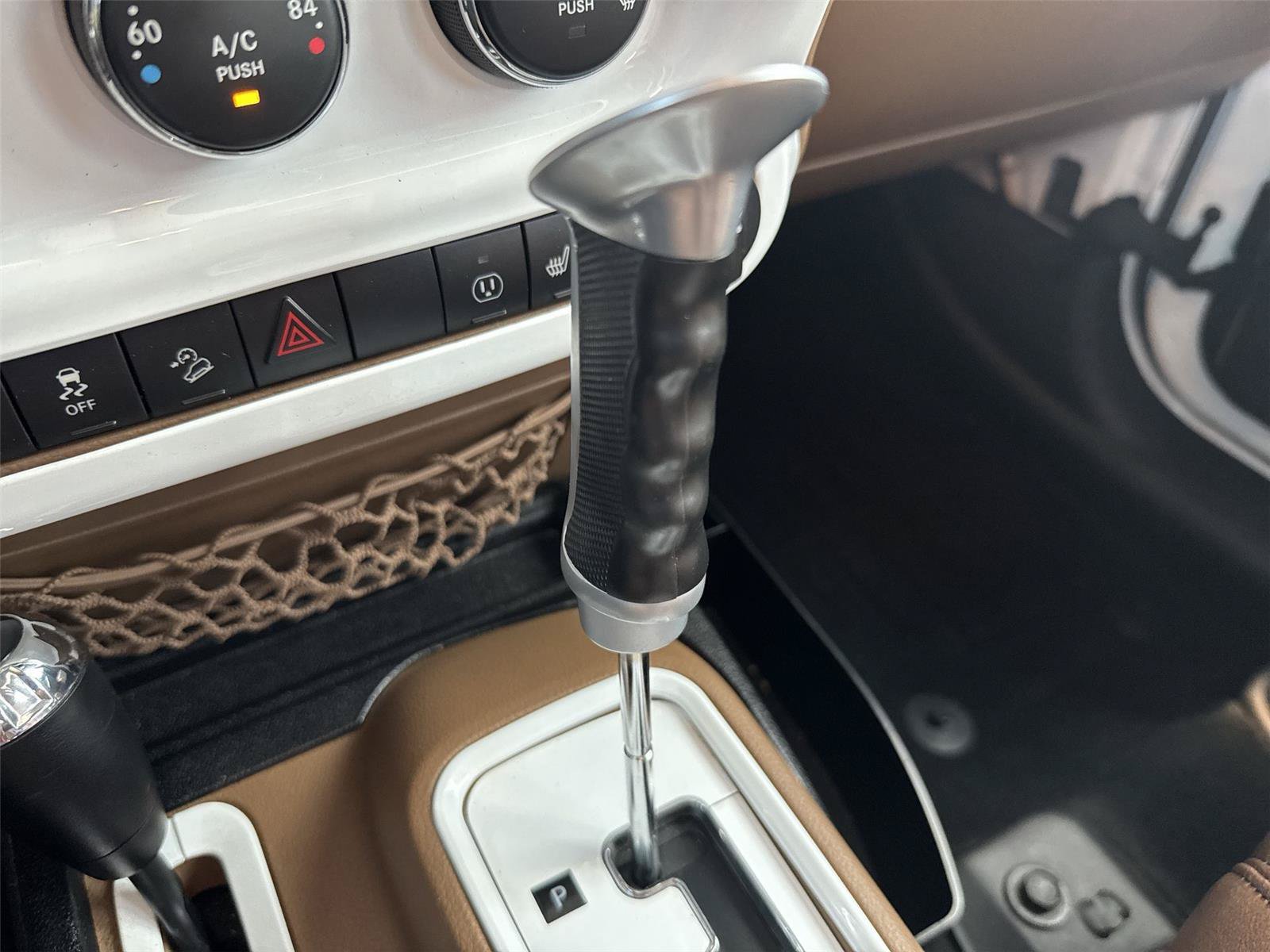 Used 2017 Jeep Wrangler Unlimited Sahara AWD/4WD image 17