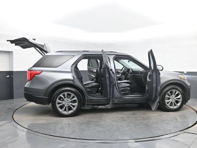 Used 2021 Ford Explorer Limited w/ Equipment Group 301A AWD/4WD image 57