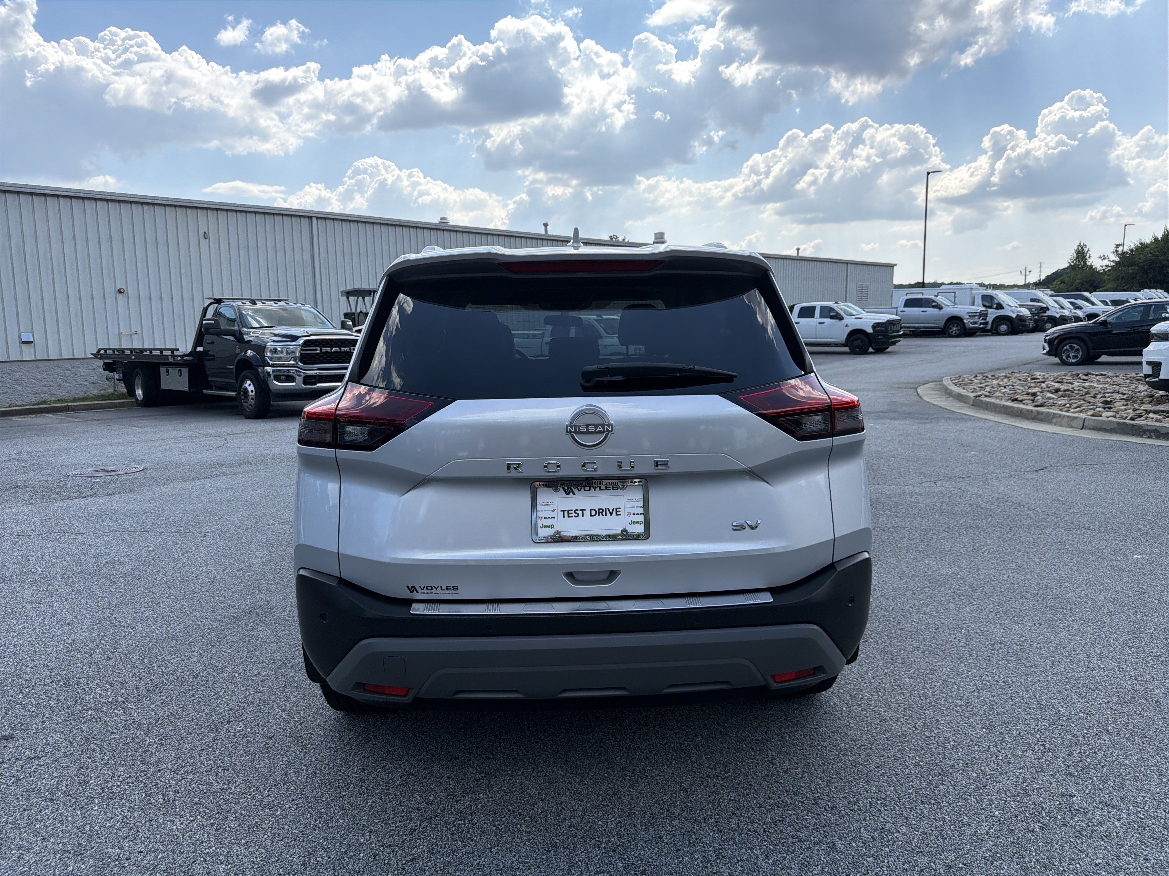 Used 2022 Nissan Rogue SV w/ SV Premium Package FWD image 7