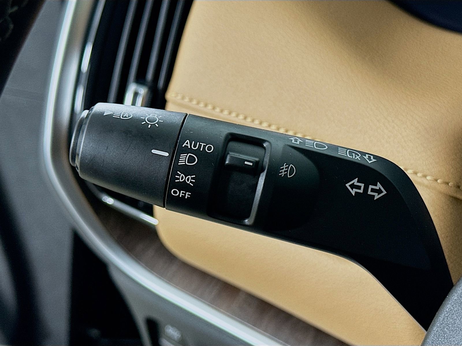 Used 2025 Nissan Armada Platinum Reserve AWD/4WD image 21