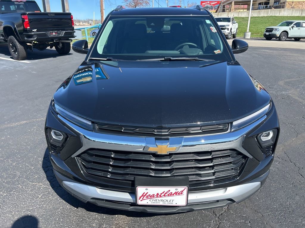 Used 2024 Chevrolet TrailBlazer LT w/ LT Cold Weather Package image 2