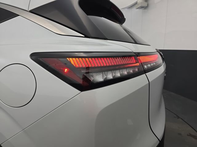 Used 2025 Nissan Murano SV image 18