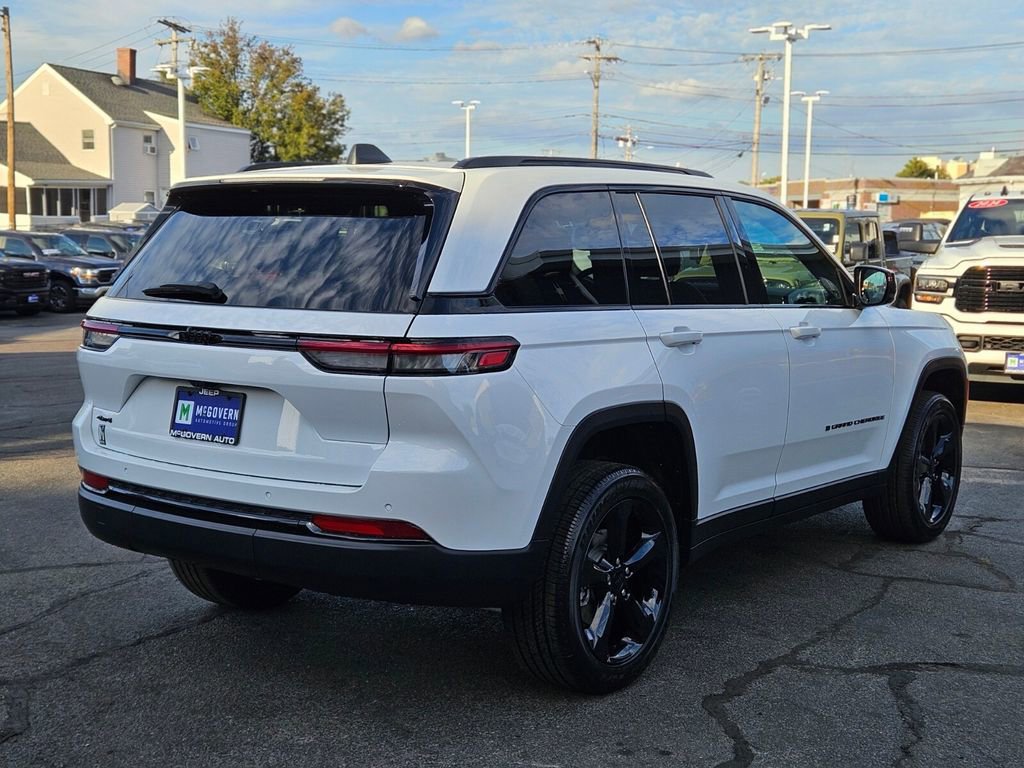 New 2025 Jeep Grand Cherokee Altitude image 5