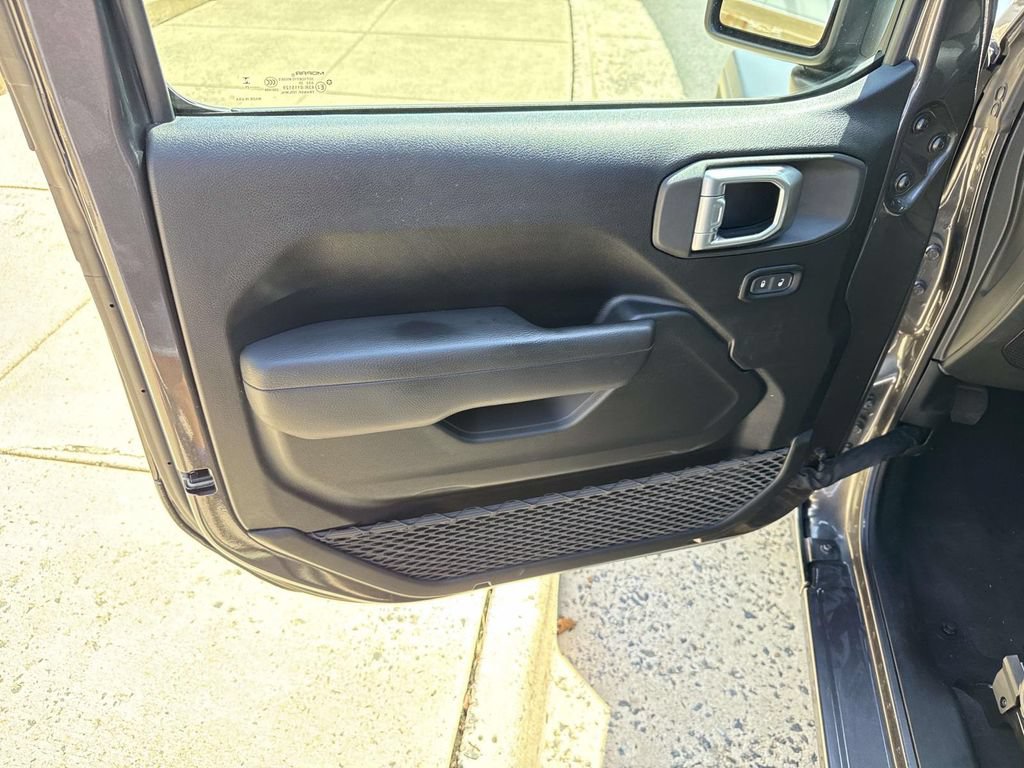 Used 2025 Jeep Wrangler Sport AWD/4WD image 27