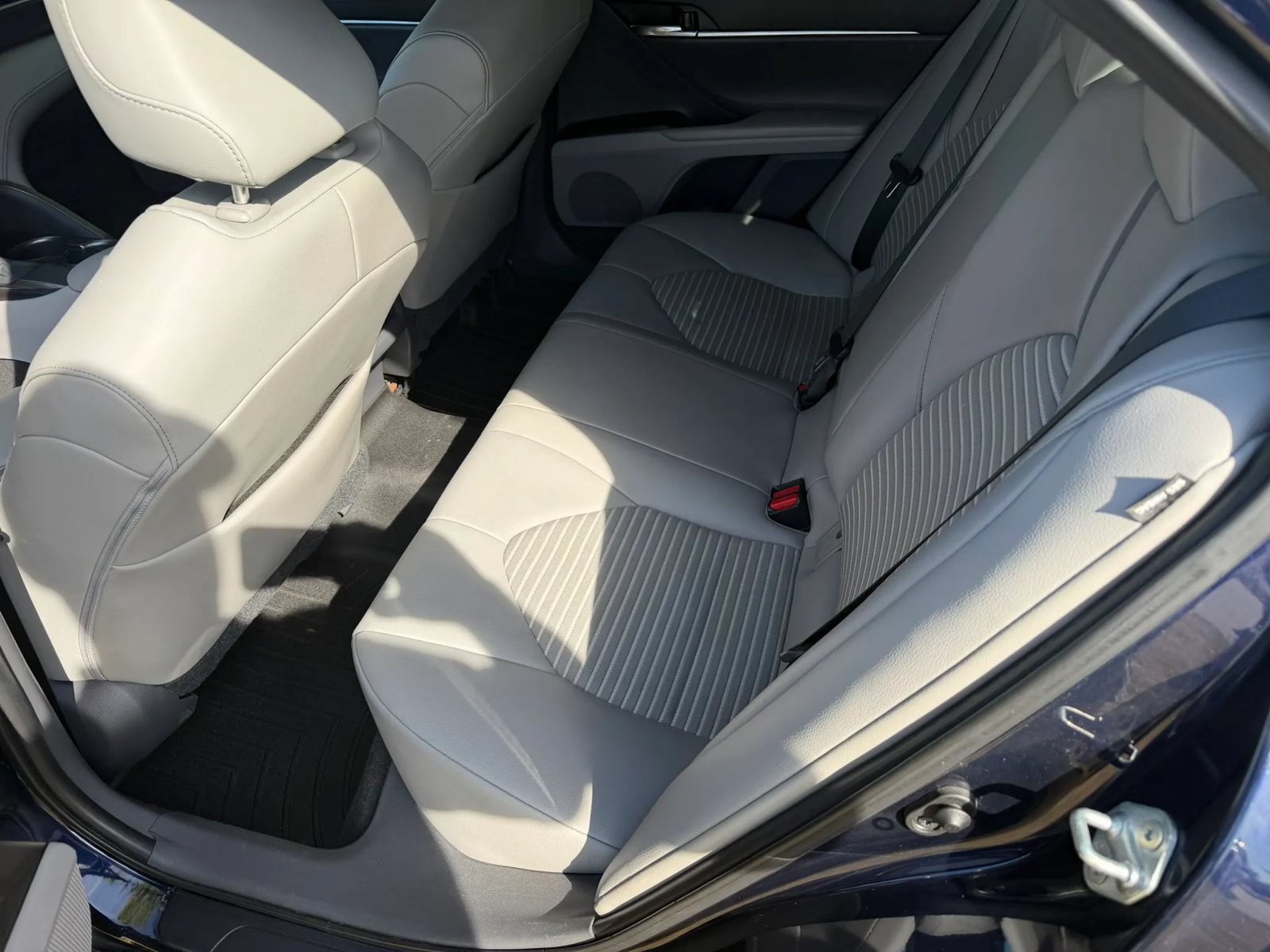 Used 2021 Toyota Camry SE FWD image 8