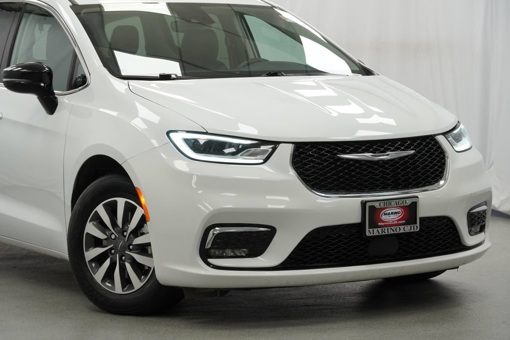 Used 2024 Chrysler Pacifica Limited FWD video 3