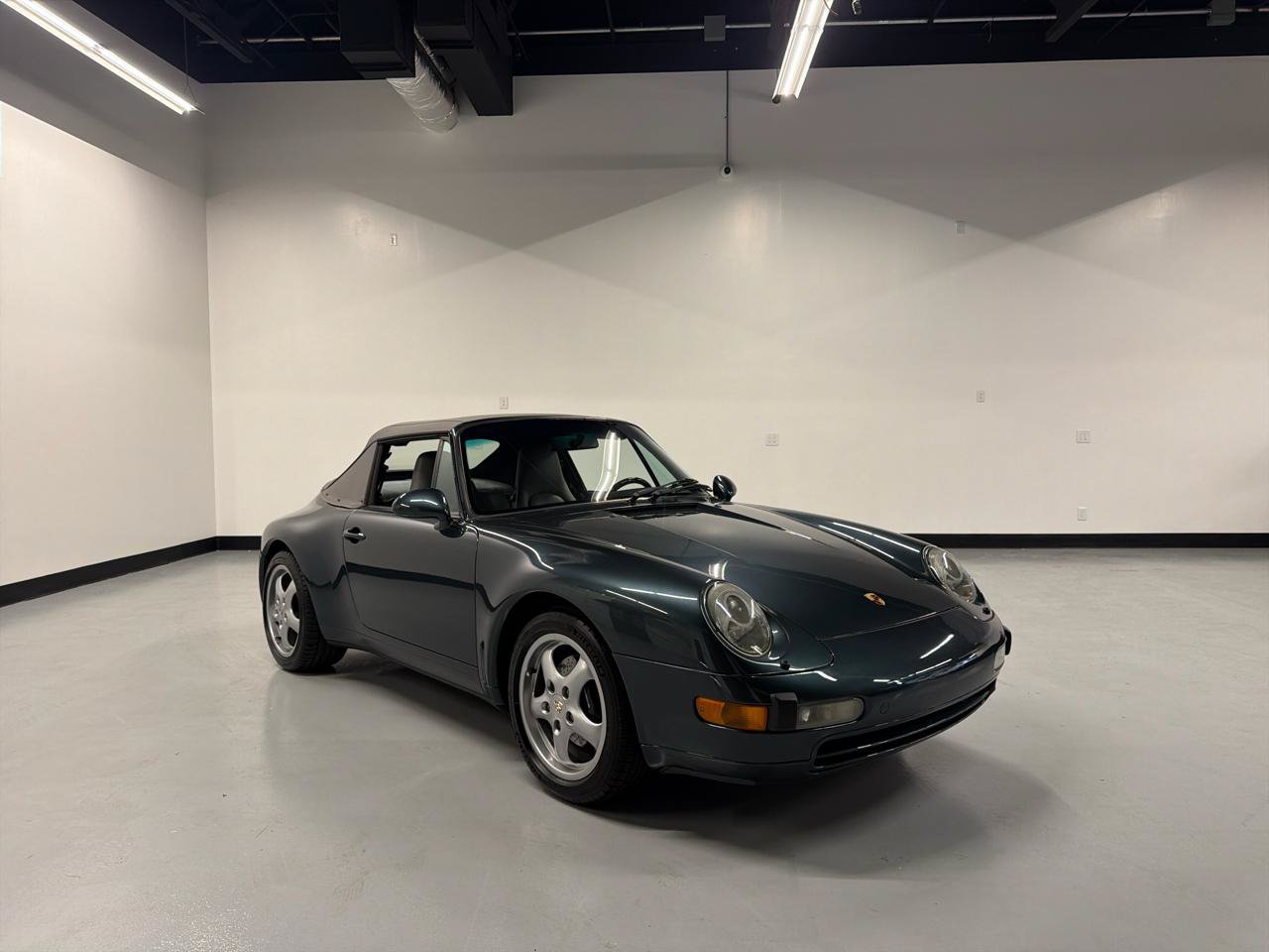Used 1995 Porsche 911 Cabriolet image 36