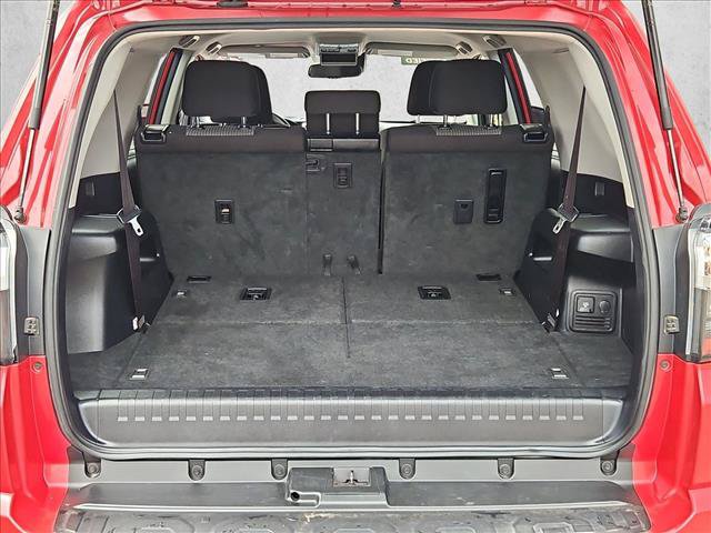 Used 2022 Toyota 4Runner SR5 AWD/4WD image 6