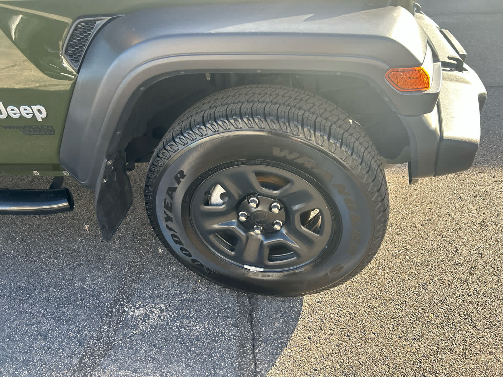 Used 2021 Jeep Wrangler Unlimited Sport AWD/4WD image 9