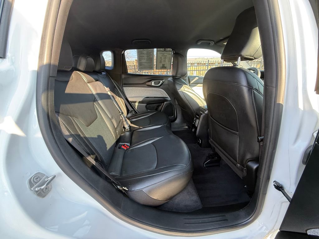 Used 2023 Jeep Compass Latitude image 16
