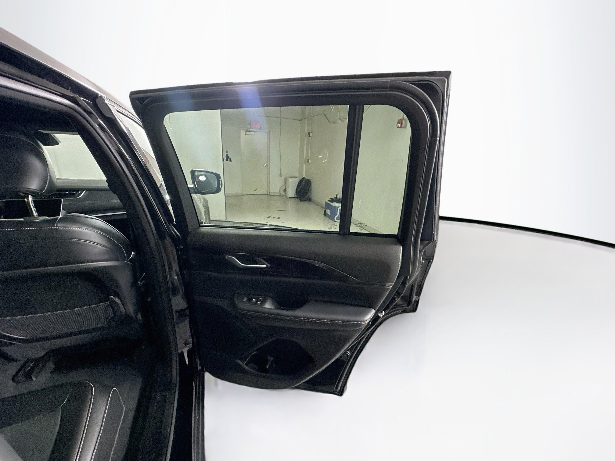 Used 2023 Jeep Grand Cherokee Altitude RWD image 29