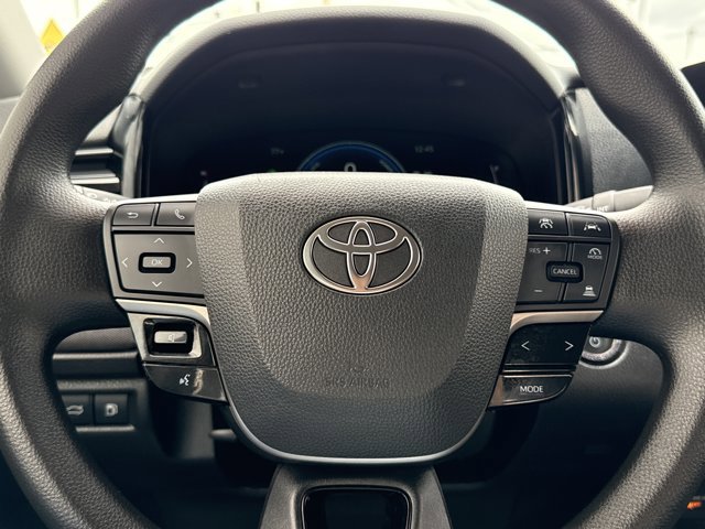 Used 2025 Toyota Camry LE w/ Convenience Package FWD image 18