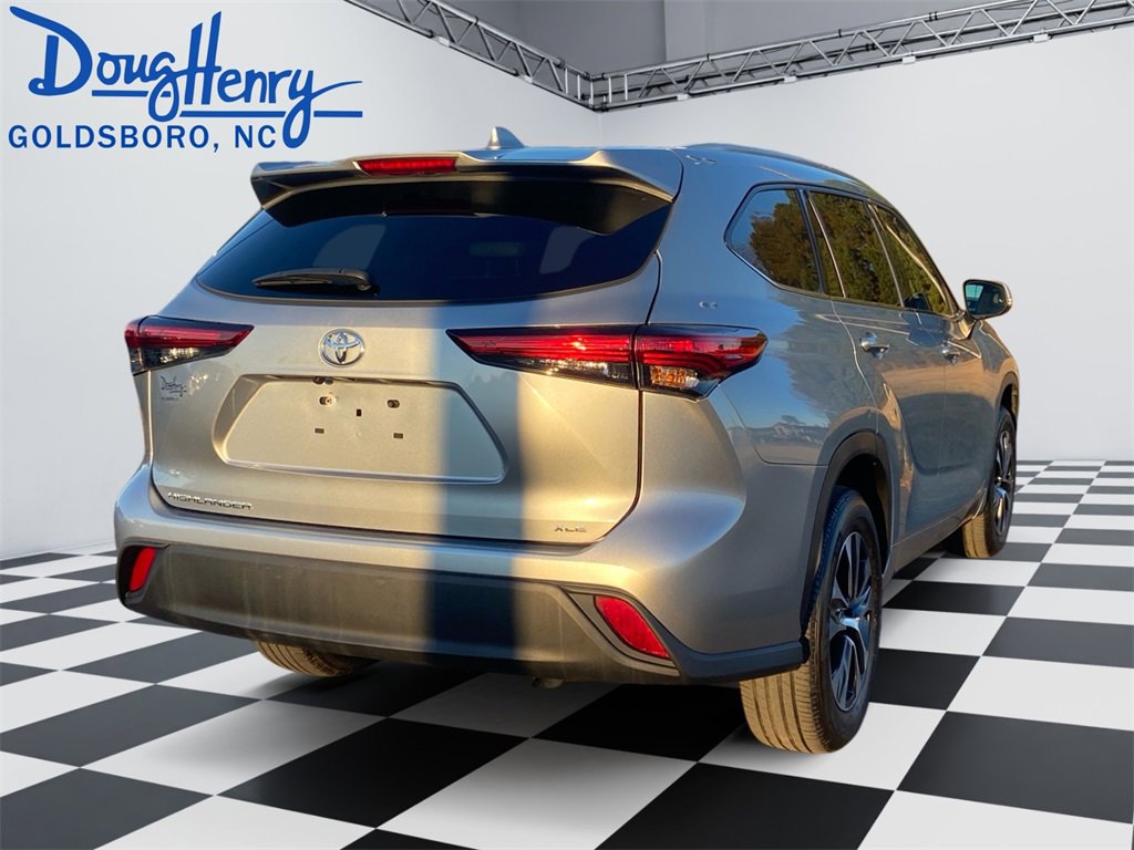 Used 2022 Toyota Highlander XLE image 5